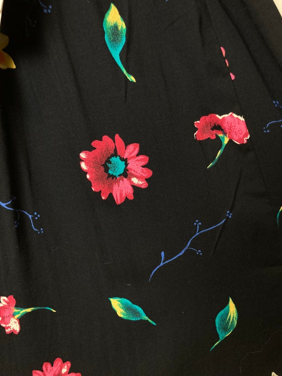 Plus Size Black Gerbera Daisy Print Deadstock Vin… - image 8