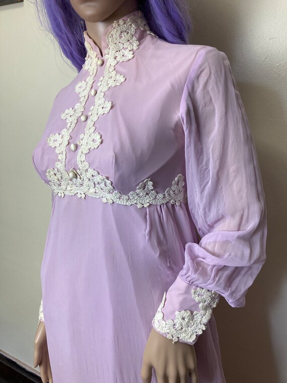 Lavender Purple and White Vintage 60s Ethereal Br… - image 4