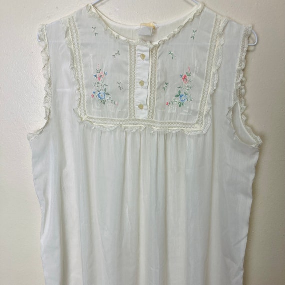 Barbizon Vintage 50s Sheer White Embroidered Baby… - image 1