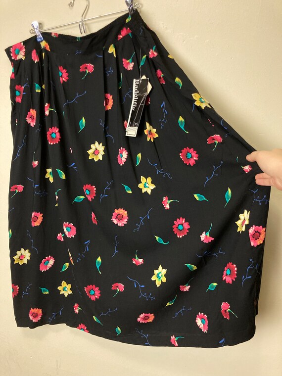 Plus Size Black Gerbera Daisy Print Deadstock Vin… - image 6