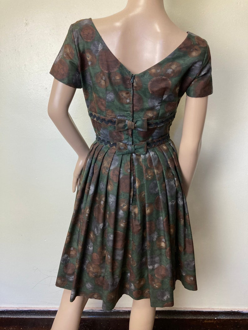 Stunning Vintage 50s Dark Circles Bow Back Mini Dress image 5