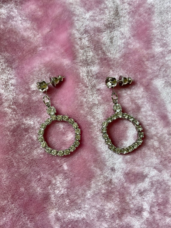 Sparkly 80s Rhinestone Round Earrings - image 5