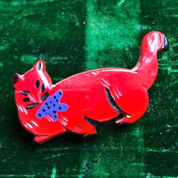 Vintage 90s Red Abstract Cat Brooch - image 1