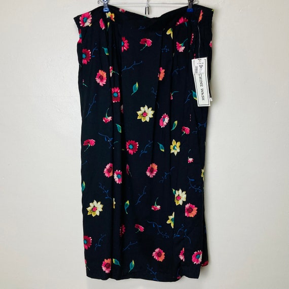 Plus Size Black Gerbera Daisy Print Deadstock Vin… - image 1