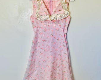 Flocked Pink Floral 2 Piece Vintage 60s Oversize Collar Mini Dress with Matching Crop Top Jacket