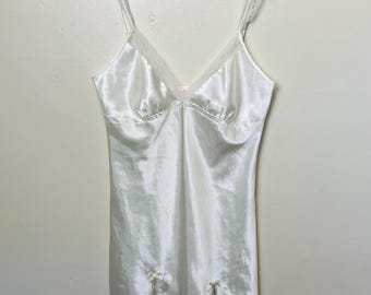 Camicia da notte romantica vintage anni '90 Y2K in raso bianco, taglie M L