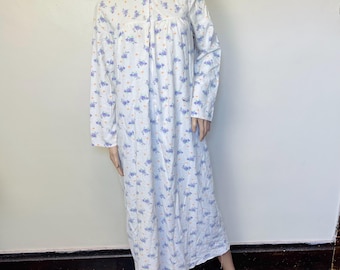 Camicia da notte in flanella di cotone vintage primitiva con stampa floreale viola