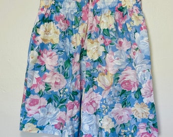 Short doux vintage années 80 à fleurs pastel avec poches