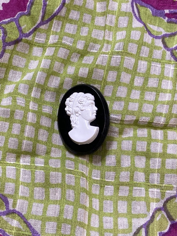 Itty Bitty Black and White Plastic Cameo Brooch - image 2