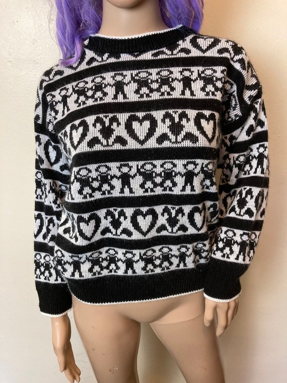 Novelty Knit Vintage People and Hearts Black and … - image 5