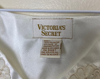 ウィメンズ ローブ – サテン & フワフワ | Victoria's Secret