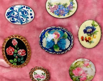 Choisissez une broche ovale à cadre floral vintage