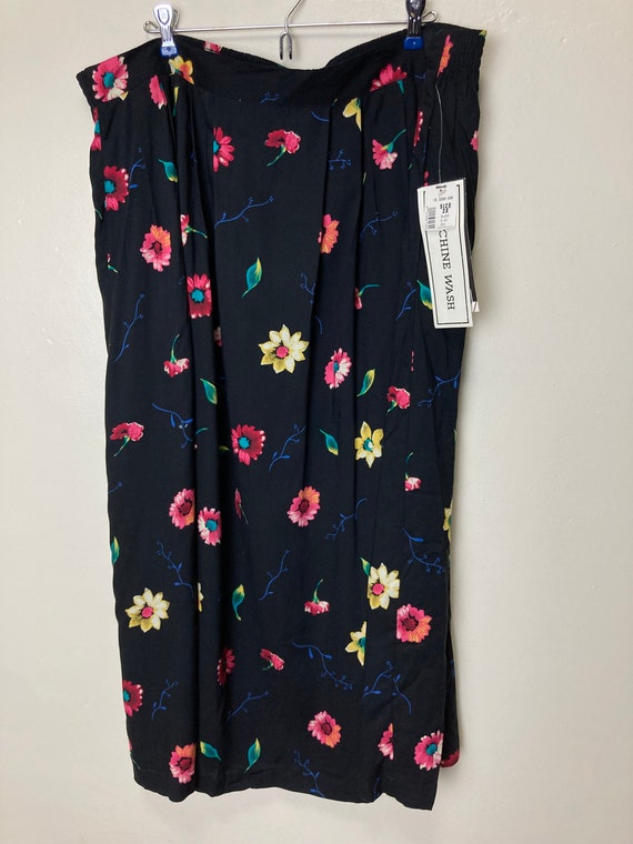 Plus Size Black Gerbera Daisy Print Deadstock Vin… - image 2