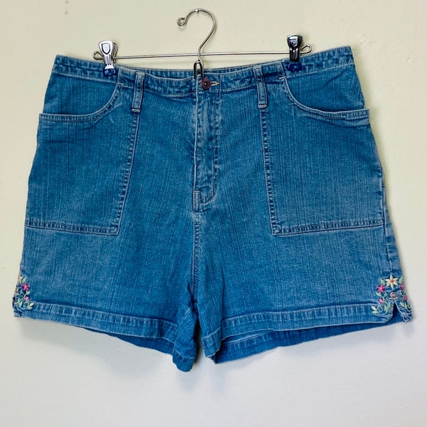 Plus Size Embroidered Floral Vintage 90s Jean Shorts