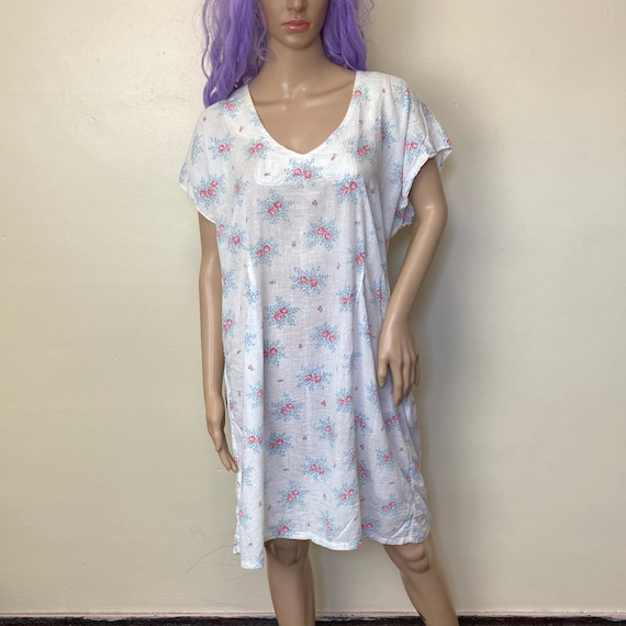 Butterfly Collared Floral Vintage 40s Nightgown H… - image 1