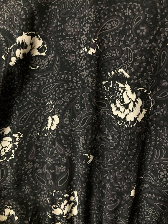 Silk Roses and Paisley Print Vintage 70s Beautifu… - image 5