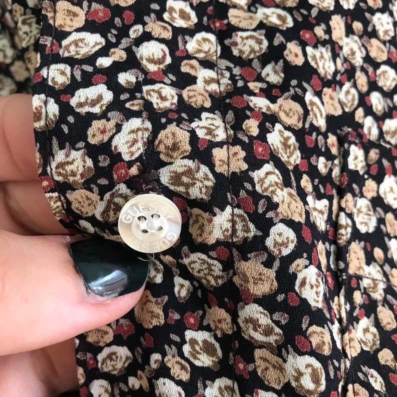 Vtg 90s GUESS Floral Print Button Down Collared Boxy Blouse