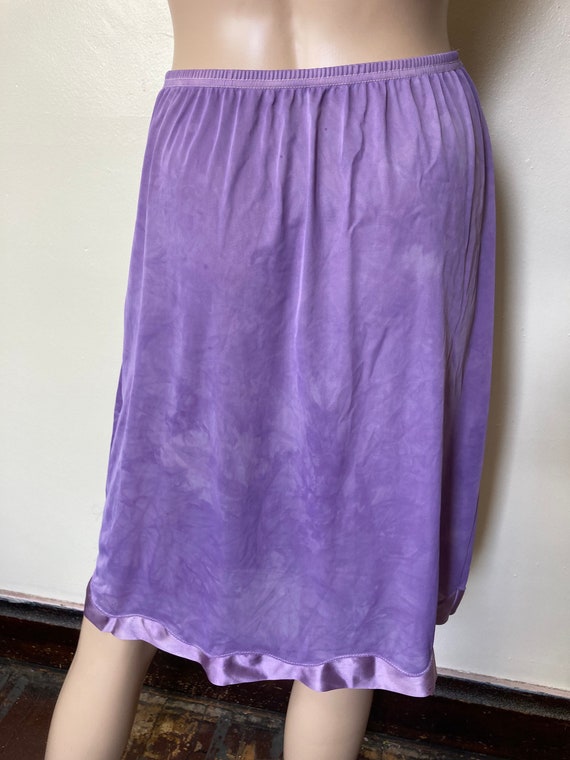 Amethyst Purple Vintage 70s Vanity Fair Lacy Ling… - image 4