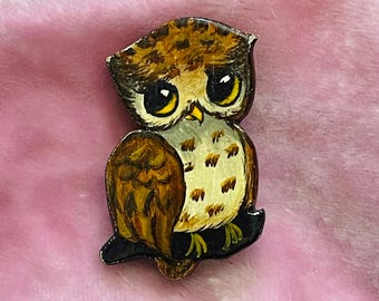 Painted Owl Vintage 1972 Handmade Wooden Kawaii Brooch Pin
