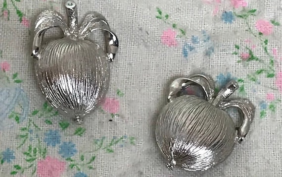Vintage 1980s Silver Apple Clip on Earrings - image 1