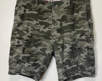 パンツ 00s LEVI'S Baggy Camo CargoShorts greeny Levi Mens 34 Camo Cargo Shorts Camouflage 100% Cotton Green