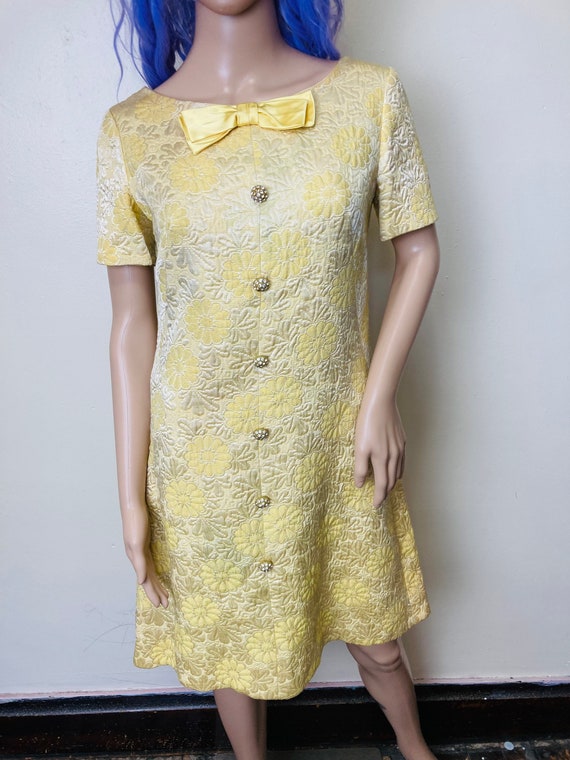 60s Stunner Vintage Butter Yellow Quilted Jacquar… - image 4