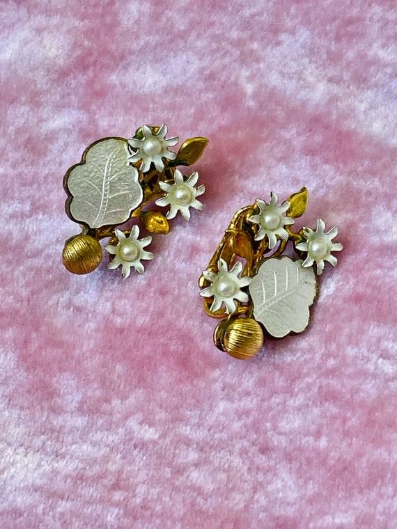 Mid Century Enamel Floral Vintage 50s Clip On Ear… - image 3