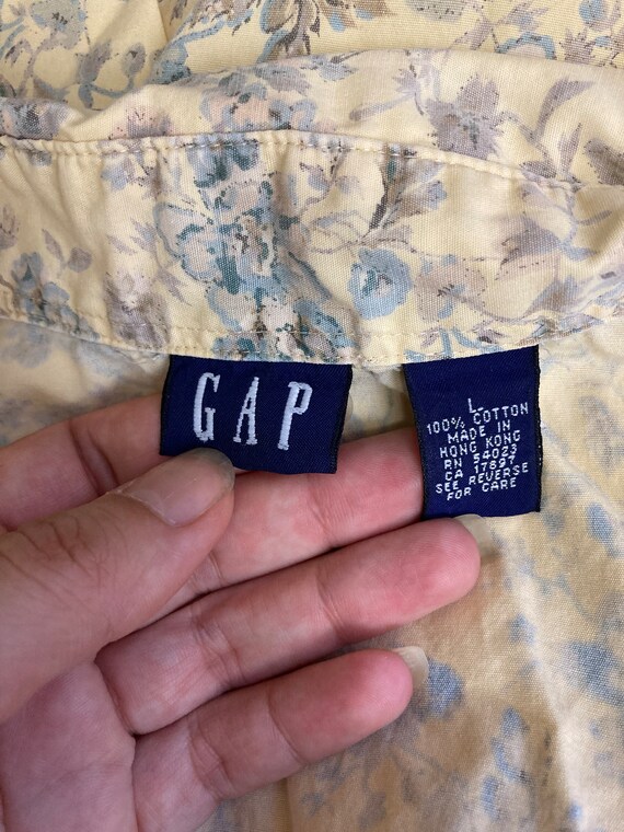 Champagne Yellow and Pale Blue Vintage Floral GAP But… Gem