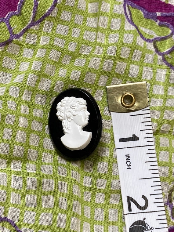 Itty Bitty Black and White Plastic Cameo Brooch - image 3