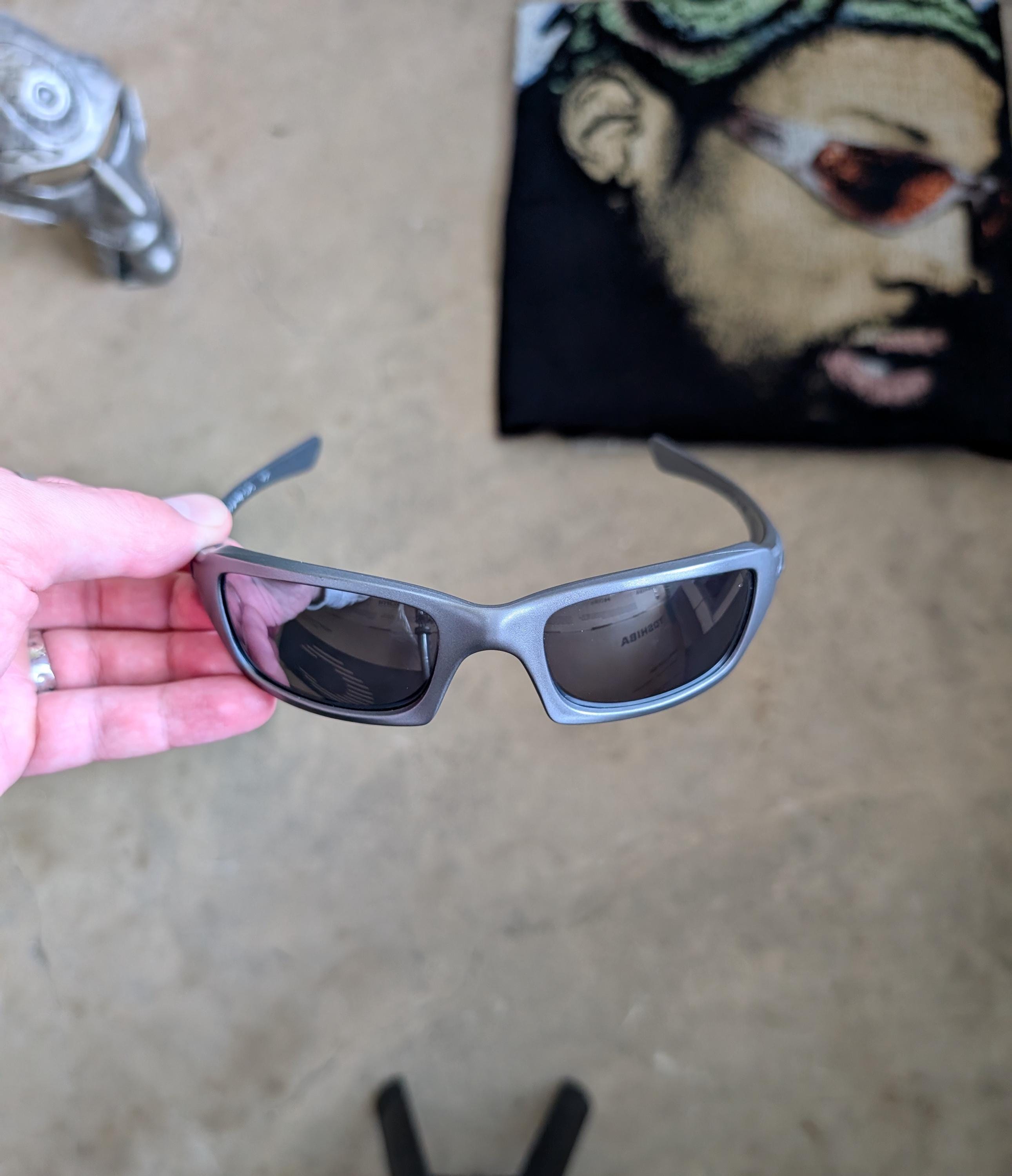 K*O様 Oakley fives 2.0 サングラス ブラック フレーム グレ Oakley Standard Issue Mens Fives Squared Polished Black