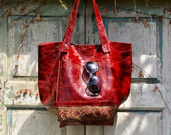 Large Red Leather Hobo, Antique Sari Textiles. Red Leather Bag, Leather Satchel, Italian Red Leather, Red Leather Shoulder Bag, Vintage Sari