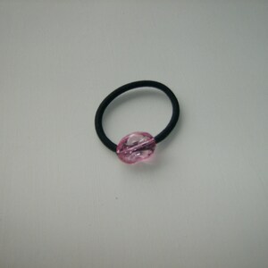 Pink wavy acrylic oval bead, ponytail holder