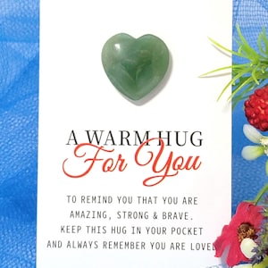A Warm Hug For You - Unieke zakknuffel Verzorgend sentimenteel bericht Cadeaubon met groen aventurijnkristallen hart