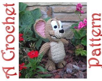 Jeri Mouse a Crochet Pattern by Erin Scull