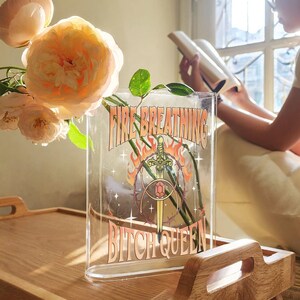 Feuer speiende Hündin Königin Buchvase, Thron aus Glas inspiriert Dekor, Fantasy-Buch-Liebhaber-Geschenk, Badass Leservase, feministische literarische Wohnkultur Bild 5