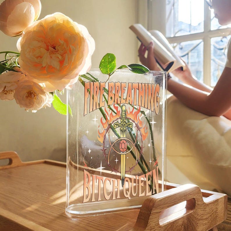 Feuer speiende Hündin Königin Buchvase, Thron aus Glas inspiriert Dekor, Fantasy-Buch-Liebhaber-Geschenk, Badass Leservase, feministische literarische Wohnkultur Bild 5