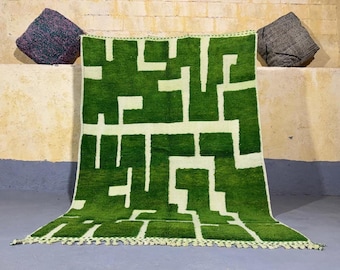 Handmade Green Wool Berber Rug – Abstract Maze Design