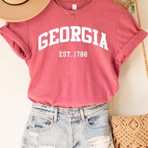 ジョージアTシャツ、ジョージアシャツ、ジョージア州シャツ、ジョージアTシャツ、ジョージアギフト、ジョージアシャツ、ジョージアファンクルーネックシャツ、ジョージア
