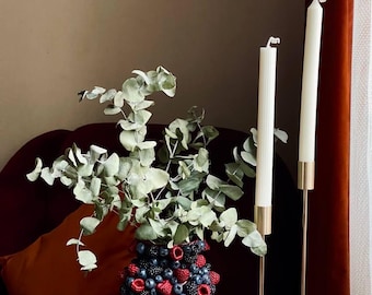 Jarrón artesanal para bayas, decoración artística de frambuesas y arándanos, acento decorativo de lujo para el hogar con técnicas mixtas.