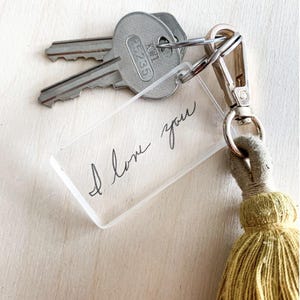 Su nota familiar escrita a mano en llavero de acrílico; dibujo infantil; Día de la Madre; carta; personalizado; acrílico;