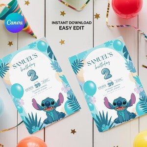 Pode incluir: Dois convites de anivers&aacute;rio com um personagem de desenho animado, bal&otilde;es e folhas tropicais. Os convites s&atilde;o azuis claros e apresentam o texto "SAMUEL'S birthday" e o n&uacute;mero "2". A data e a hora tamb&eacute;m est&atilde;o inclu&iacute;das.