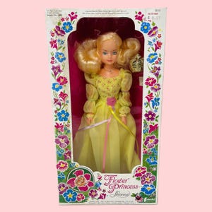 1982 FLOWER PRINCESS Vintage Doll LEEANNA Creata Foreign Market. Graphics Similar to &#39;80s Rose Petal Place, Lady Lovely Locks, Barbie Toys