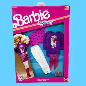 Vintage Disney Character Fashions Clothing for BARBIE 1989 DAISY DUCK Mattel #9207. Bilingual Foreign Unopened Box. Clothes for Disneyland!