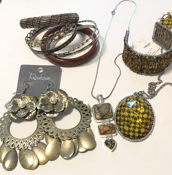 Earth tone  Jewelry lot 11 pieces, fashion jewelr… - image 4