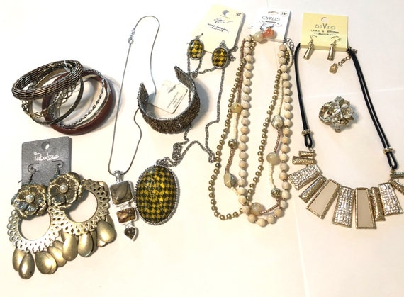 Earth tone  Jewelry lot 11 pieces, fashion jewelr… - image 3