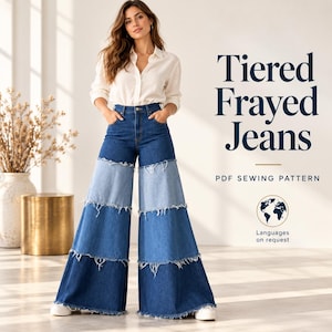 Peut inclure: Patron de couture PDF pour jean à étages effilochés, présentant un pantalon en jean large avec des panneaux horizontaux dans des tons de bleu variés, du clair au foncé, avec des bords effilochés à chaque couture. Texte : Tiered Frayed Jeans.