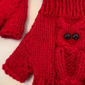 Knitted Fingerless Gloves with Cable Owl Design - Cozy  Stylish Winter Accessory