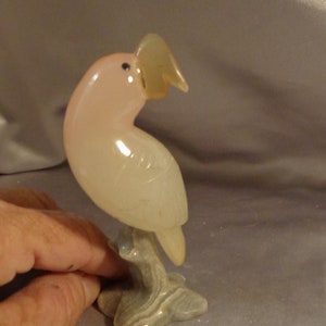 CARVED ONYX PARROT - 4&quot;H x 2 &quot;L x 1 1/2&quot;W- Hand Carved Tropical Parrot Bird Figurine - Vintage Carved Bird - Parrot