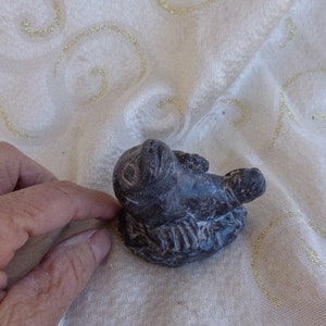 VINTAGE NUVUK CANADA Little Seal Figurine - 2 1/4&quot;H x 2 3/4D x 1 3/4&quot;W - Hand Carved Soapstone Little Baby Seal Figurine by Wolf Sculpture