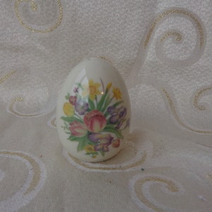 FLORAL EGG SALT Shaker - One Floral Two Hole Egg Salt/Pepper Shaker - One Floral Egg Shaker